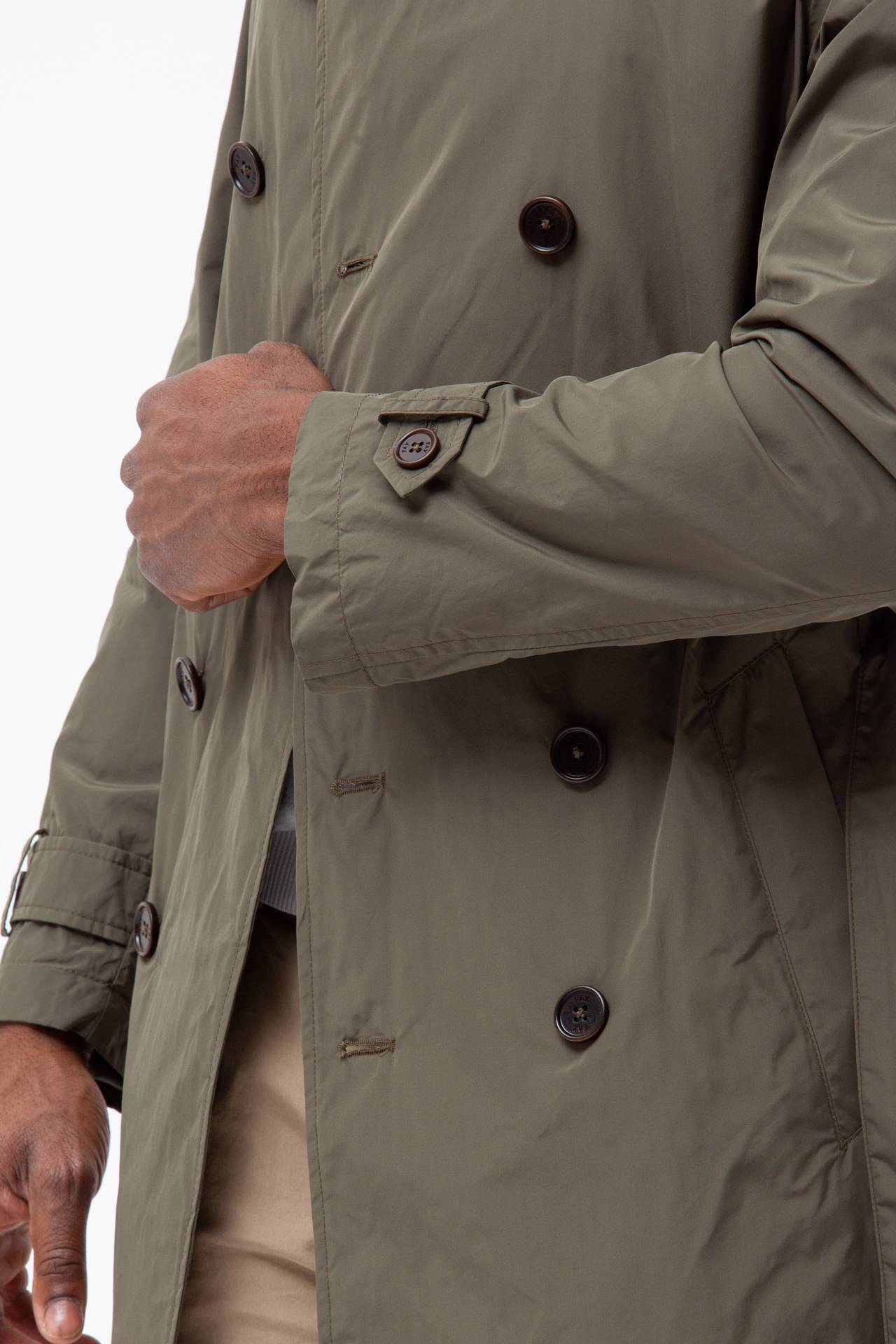 Trench in nylon