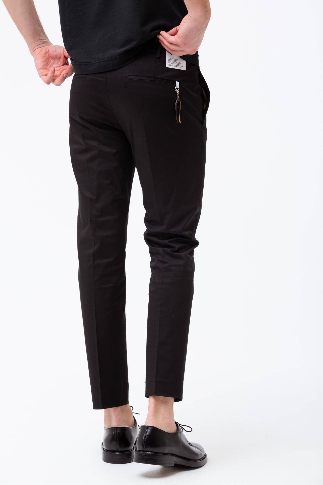 Pantalone in cotone raso stretch