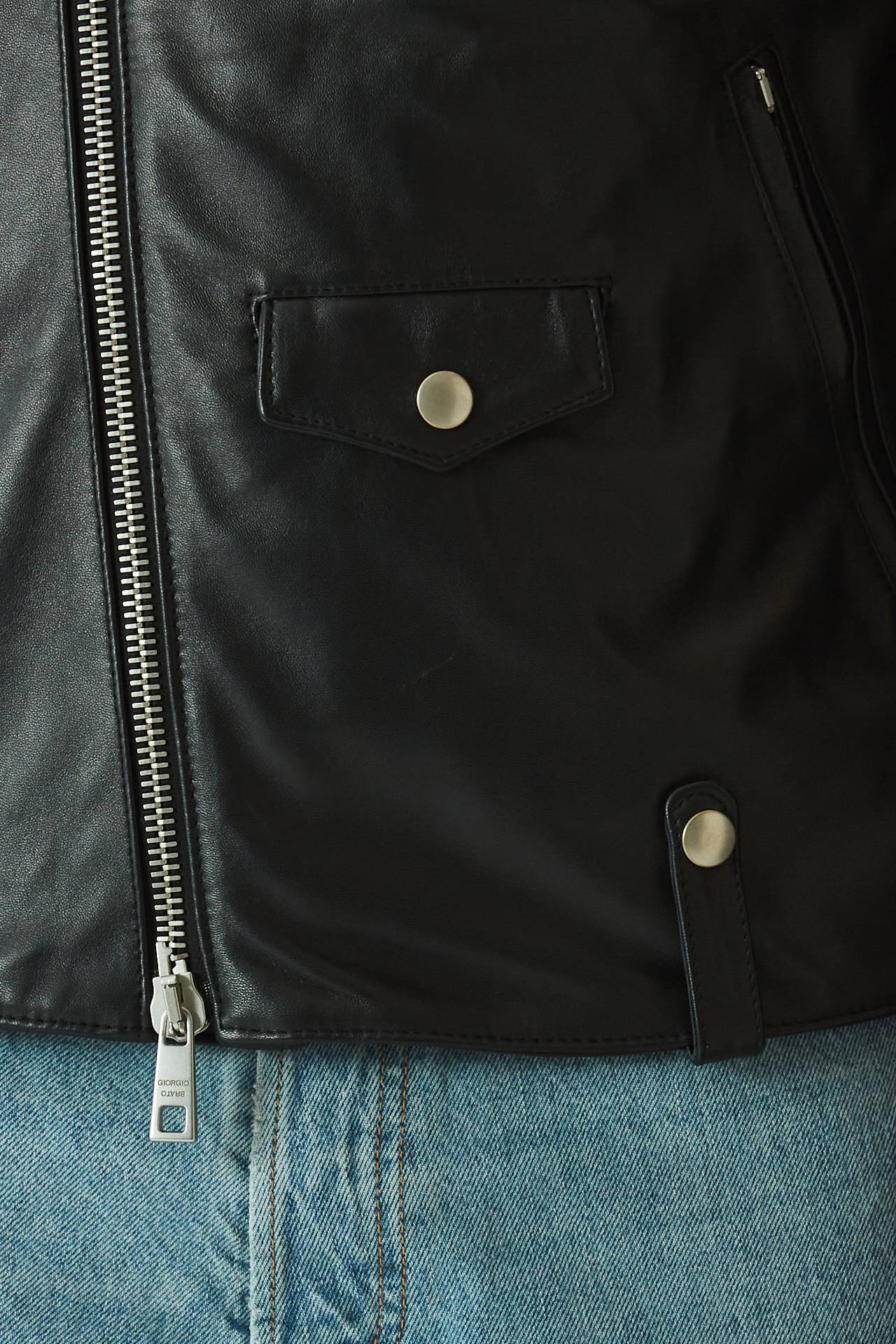 Chiodo in pelle nero