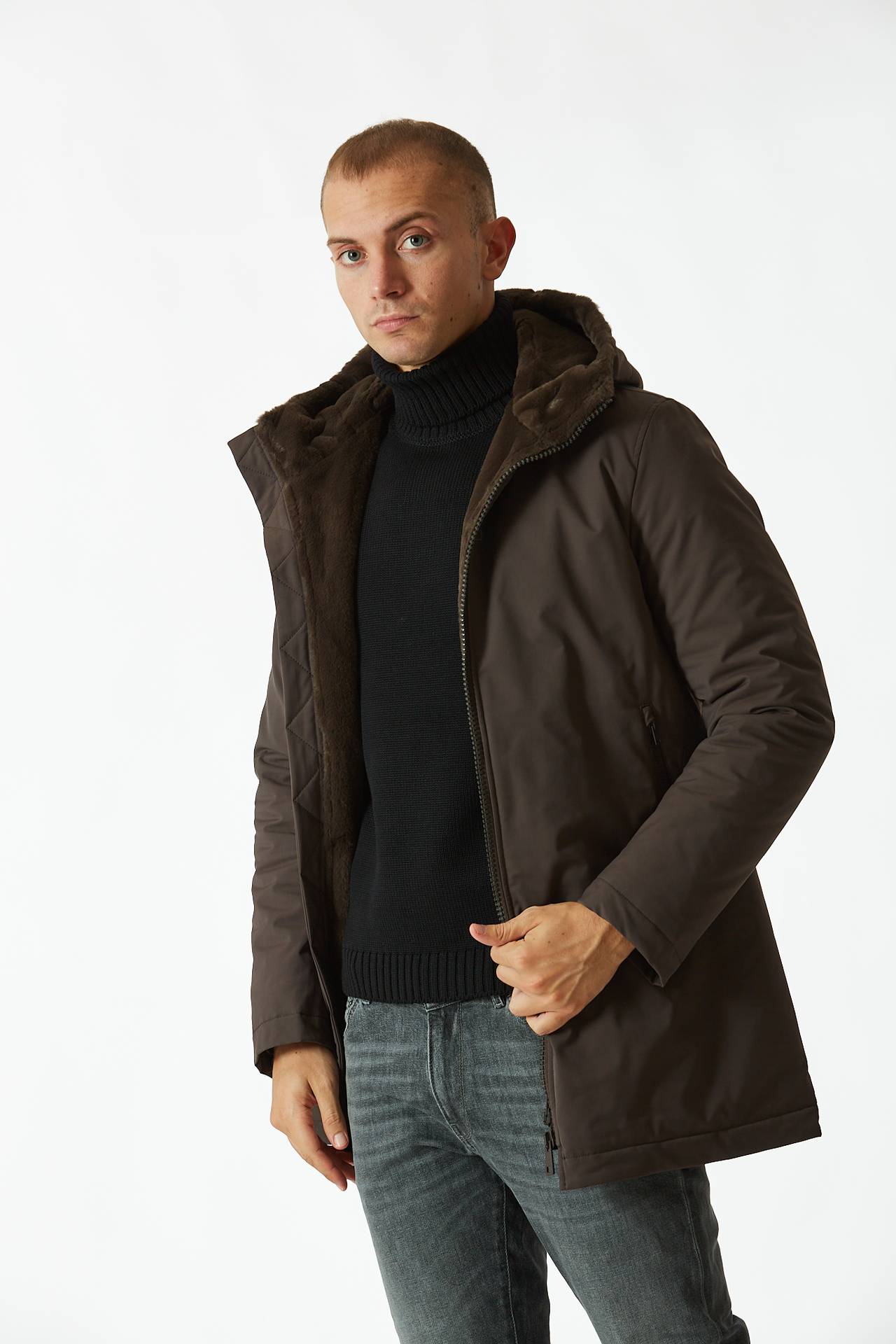 Parka con cappuccio marrone