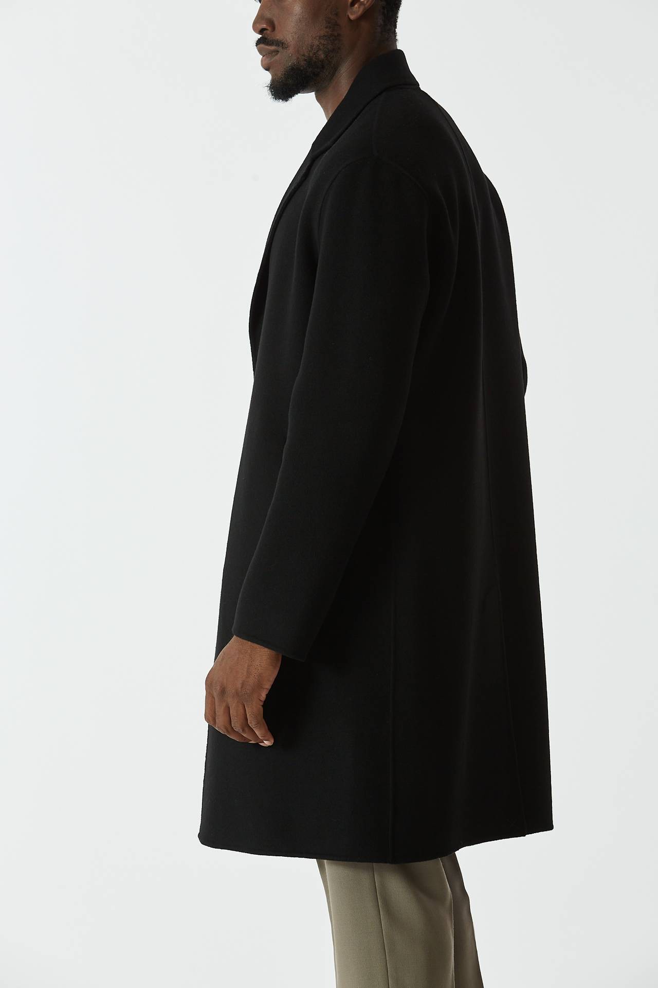 Cappotto in lana monopetto nero