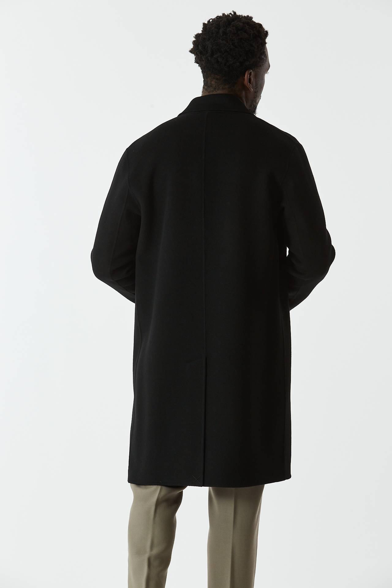 Cappotto in lana monopetto nero