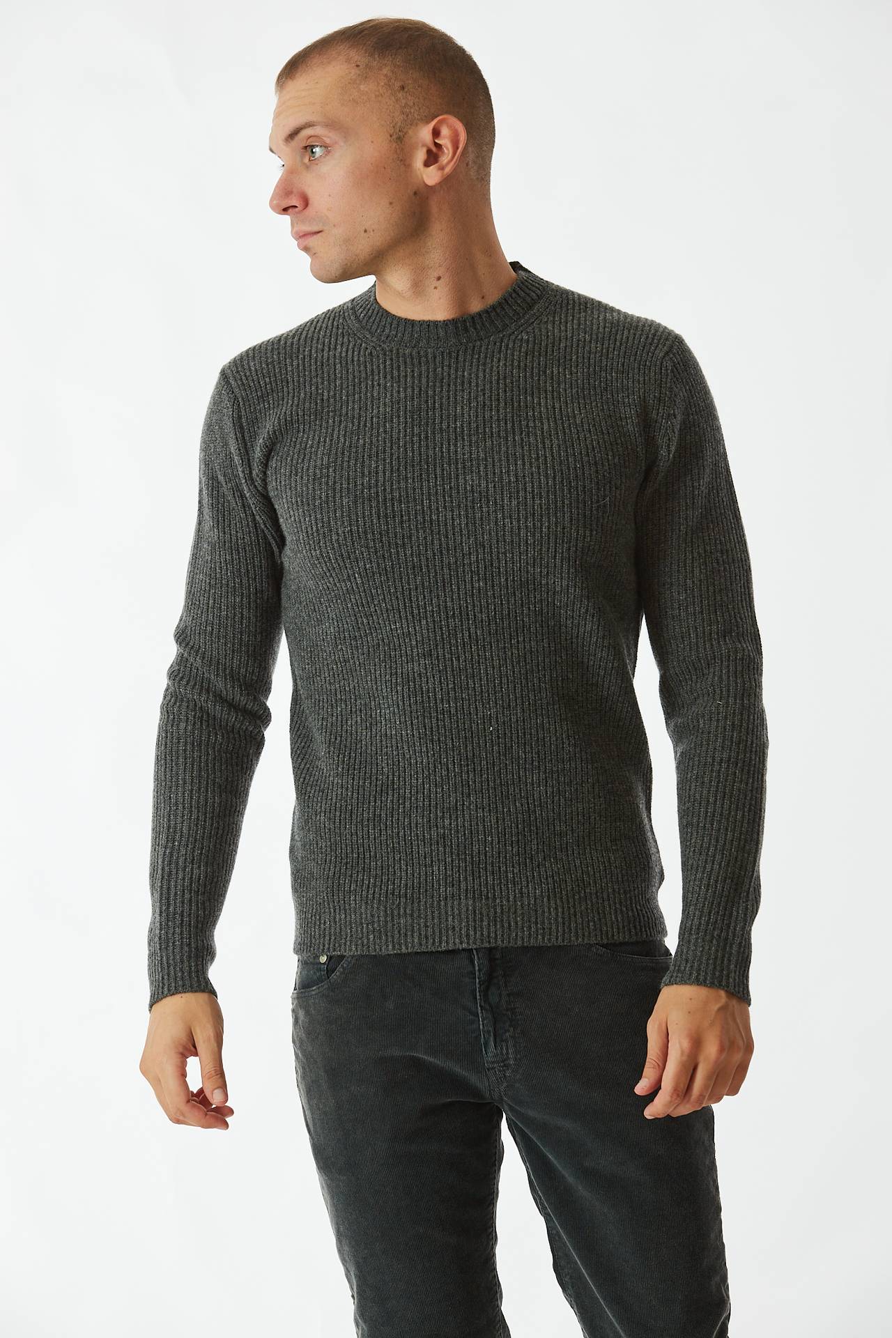 Maglia girocollo in lana grigia