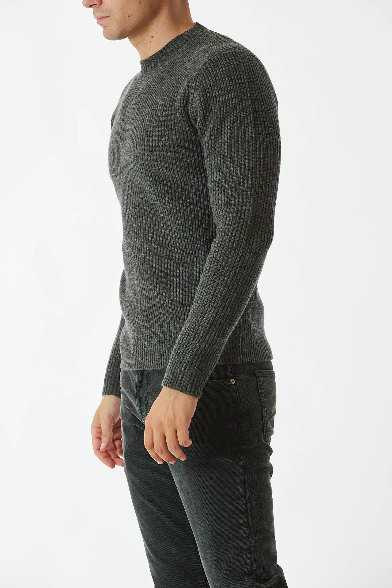Maglia girocollo in lana grigia