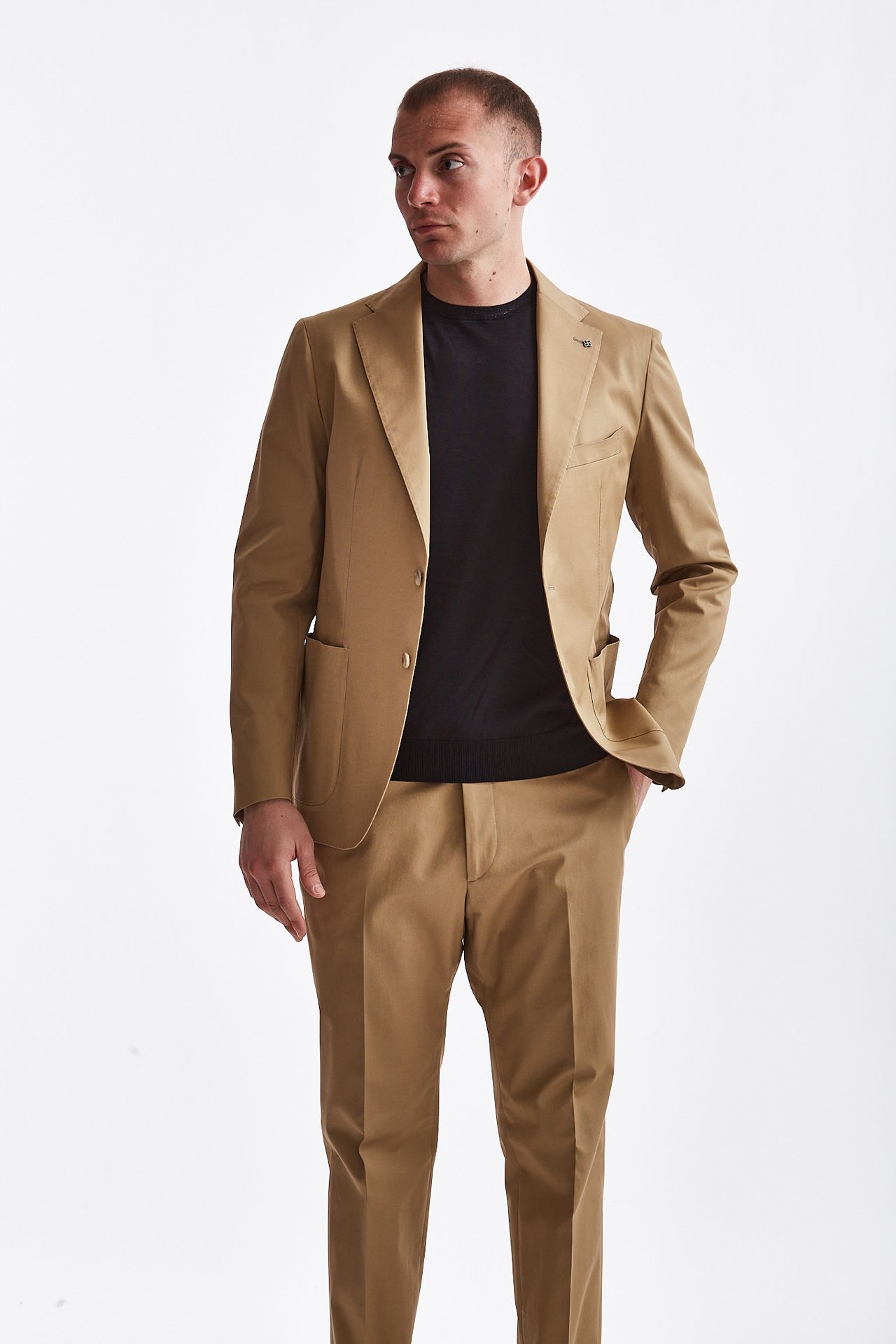 Abito uomo color cammello hotsell