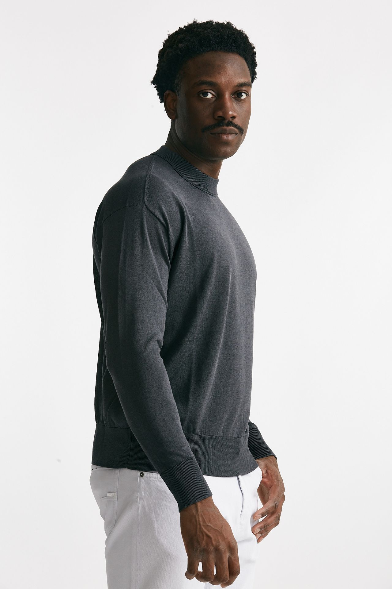 Maglia girocollo in cotone grigio