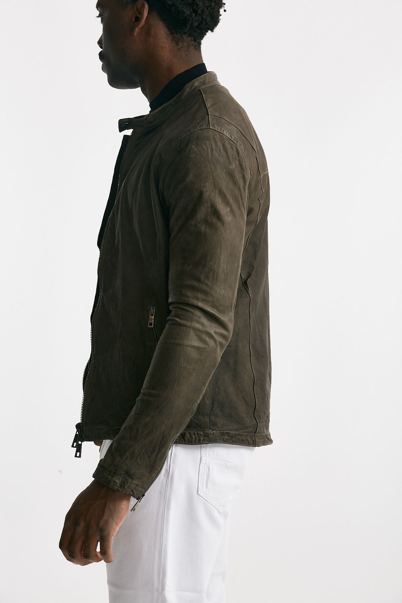 Biker in pelle marrone