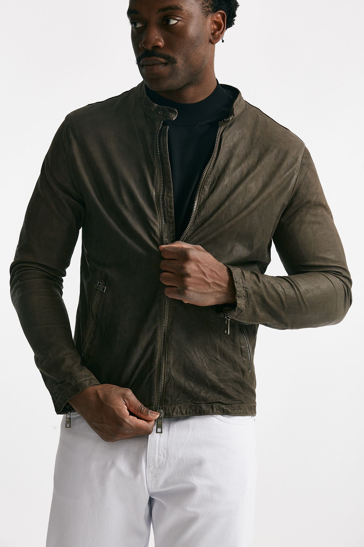 Biker in pelle marrone