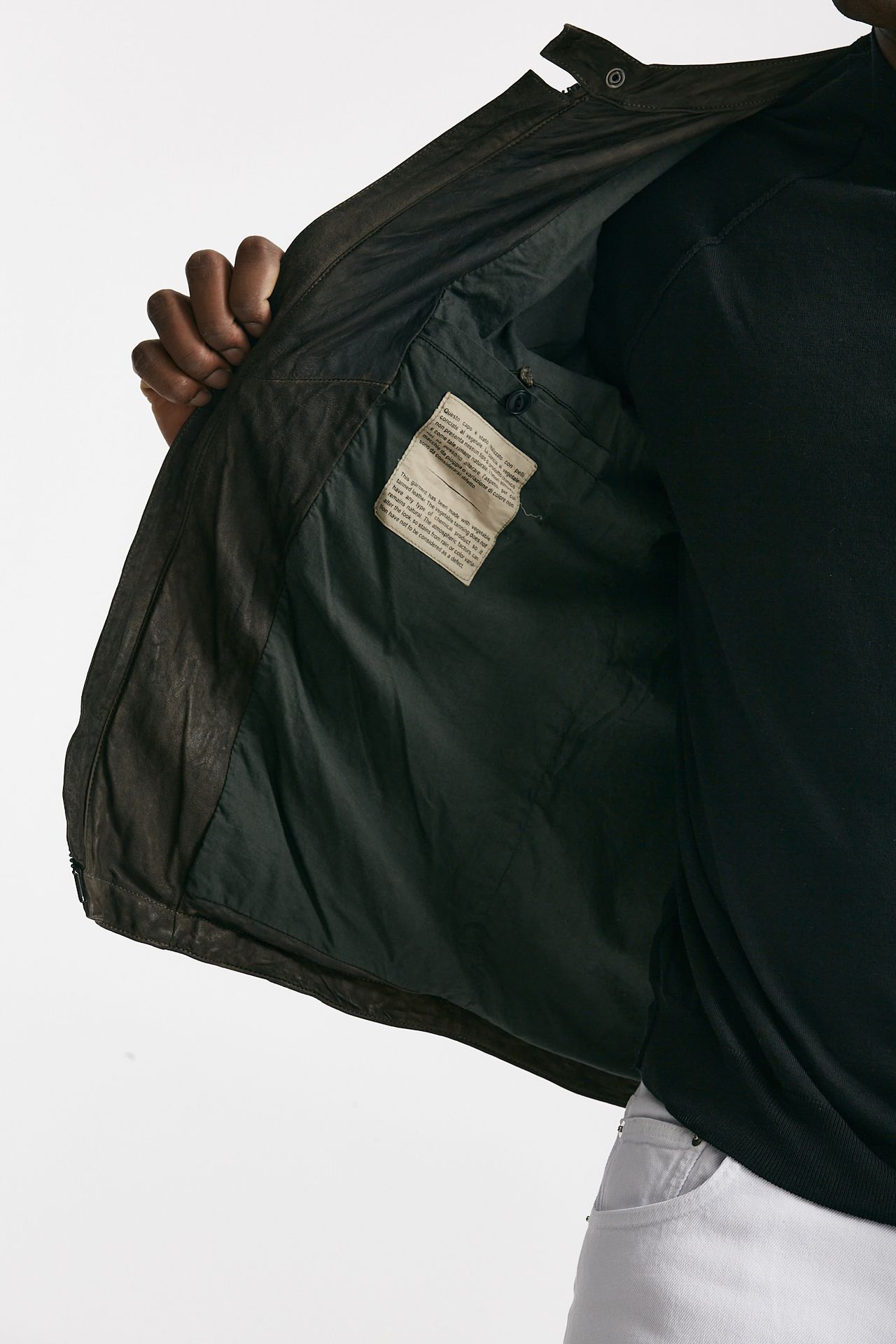 Biker in pelle marrone