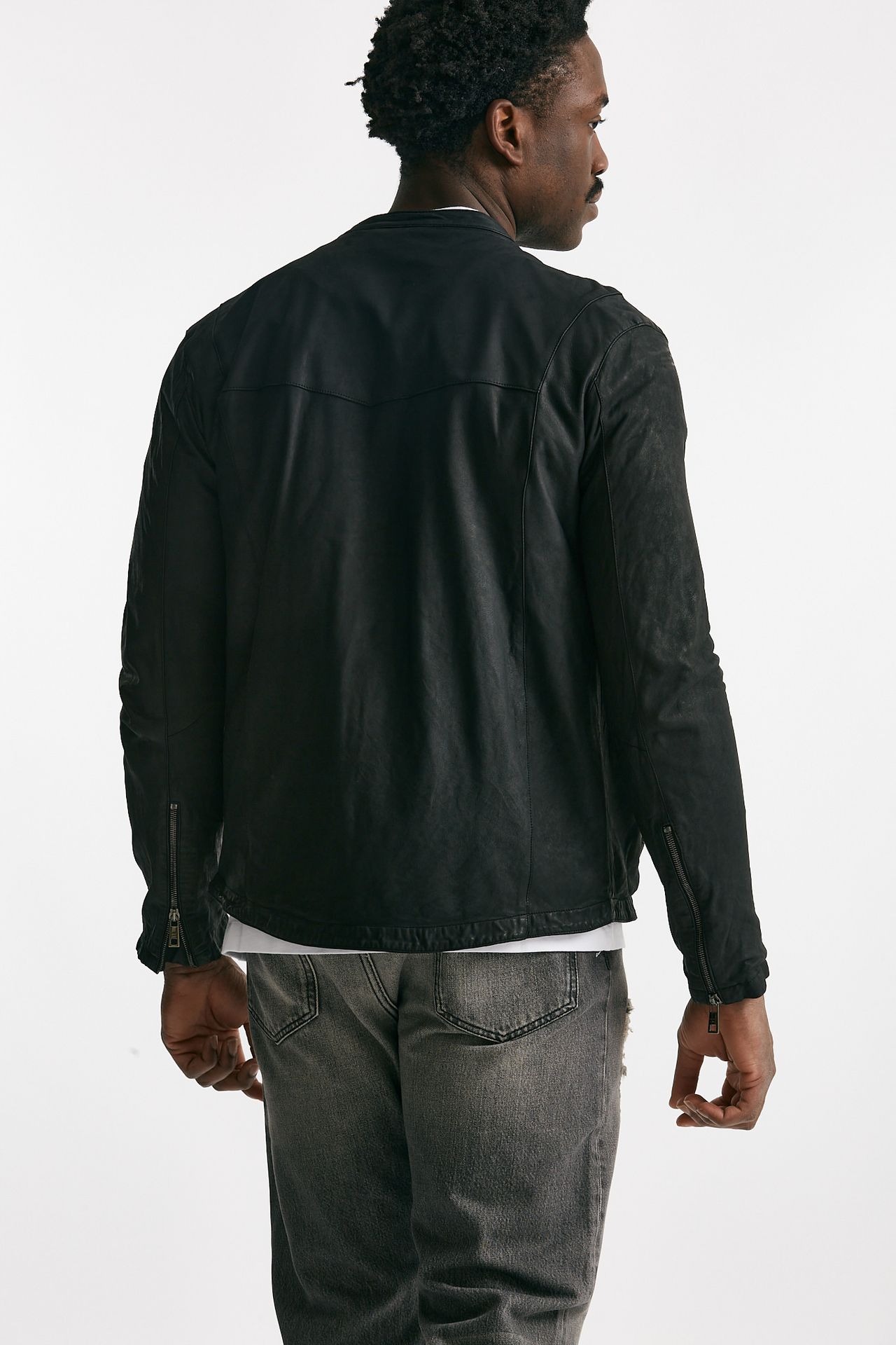 Biker in pelle lavata nero