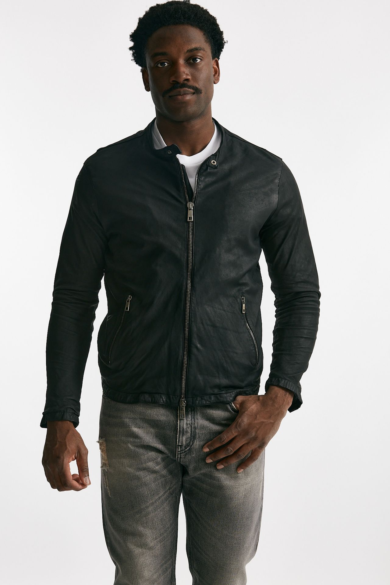 Biker in pelle lavata nero