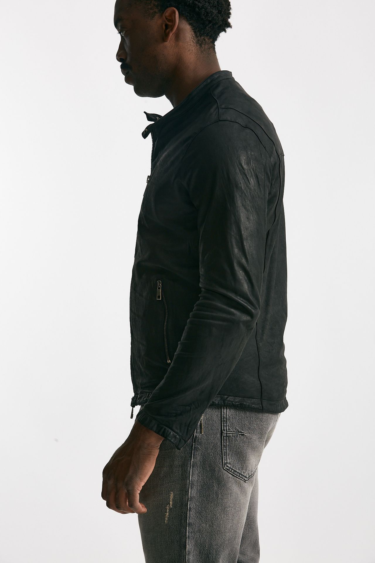 Biker in pelle lavata nero