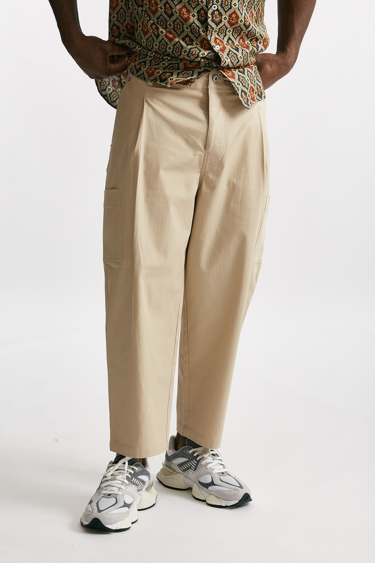 Pantalone cargo in cotone stretch beige