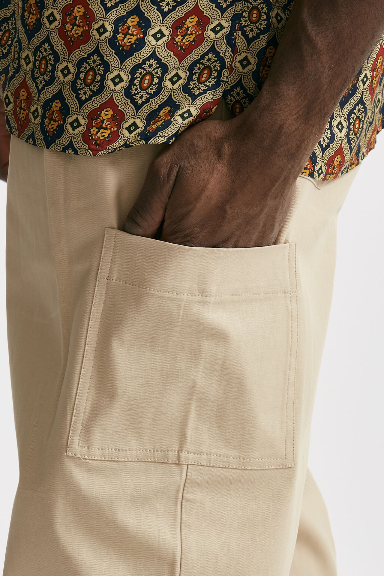 Pantalone cargo in cotone stretch beige