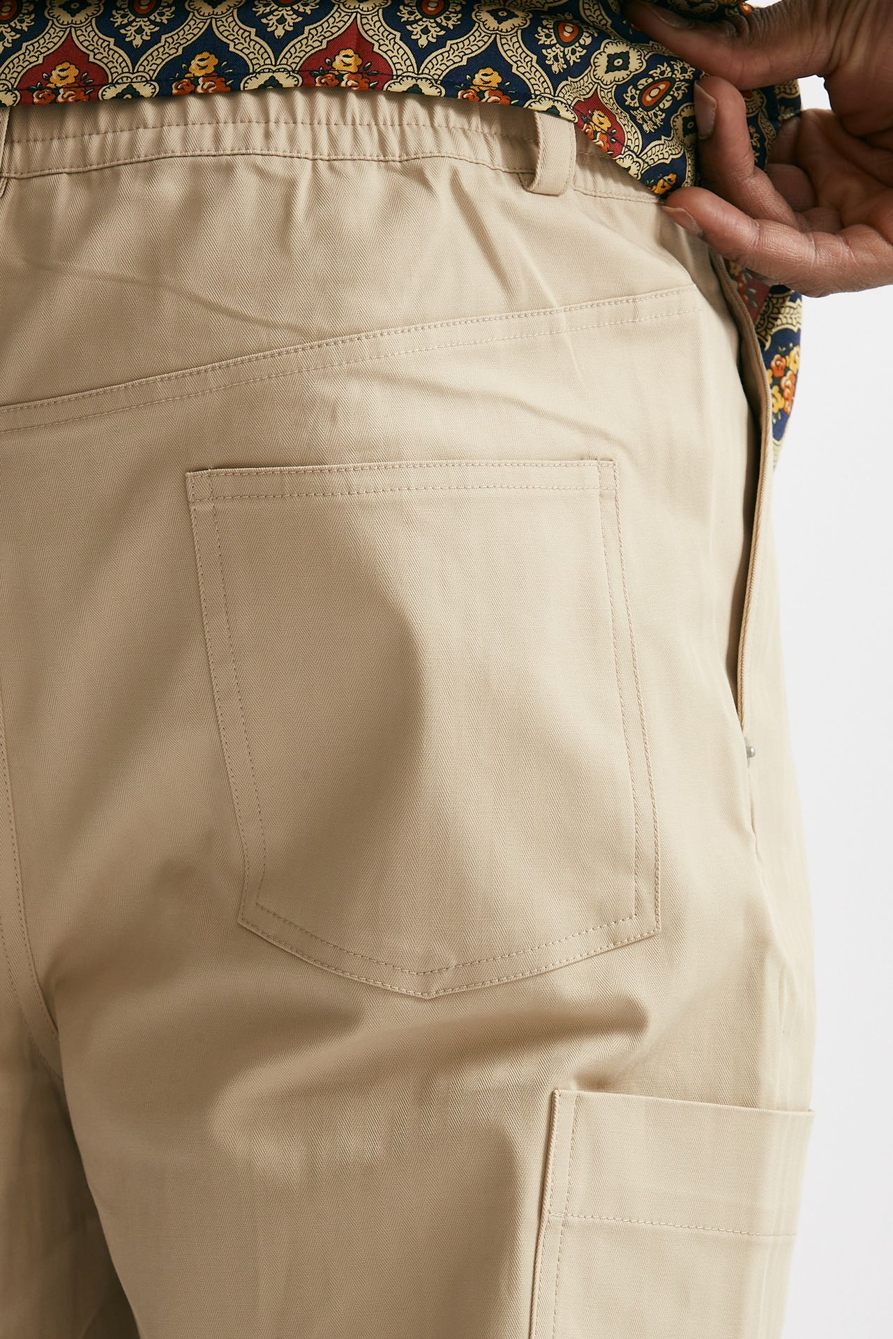 Pantalone cargo in cotone stretch beige