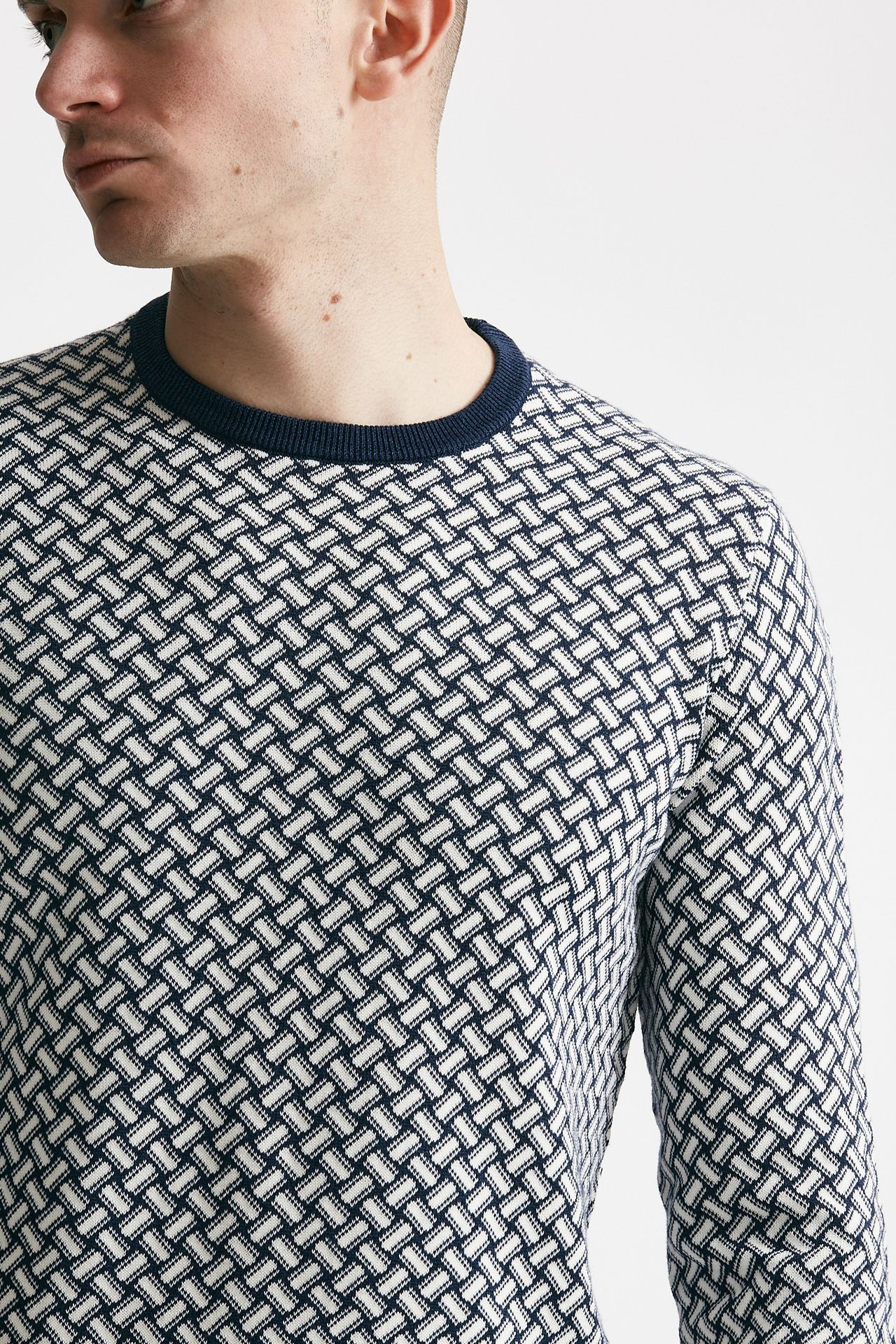 Maglia in cotone e lino girocollo fantasia bianco e blu