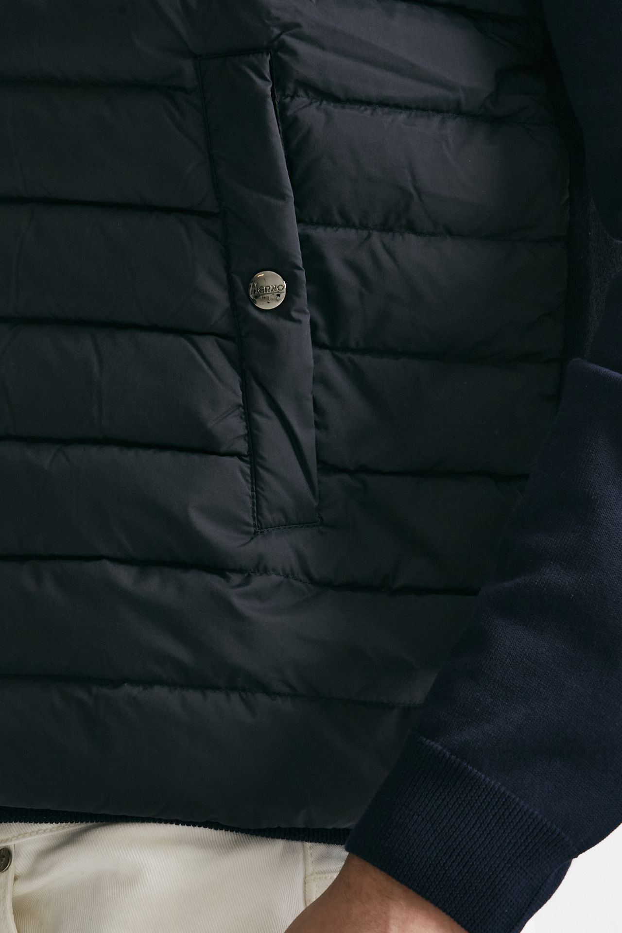 Smanicato in micro piuma e jersey di cotone blu