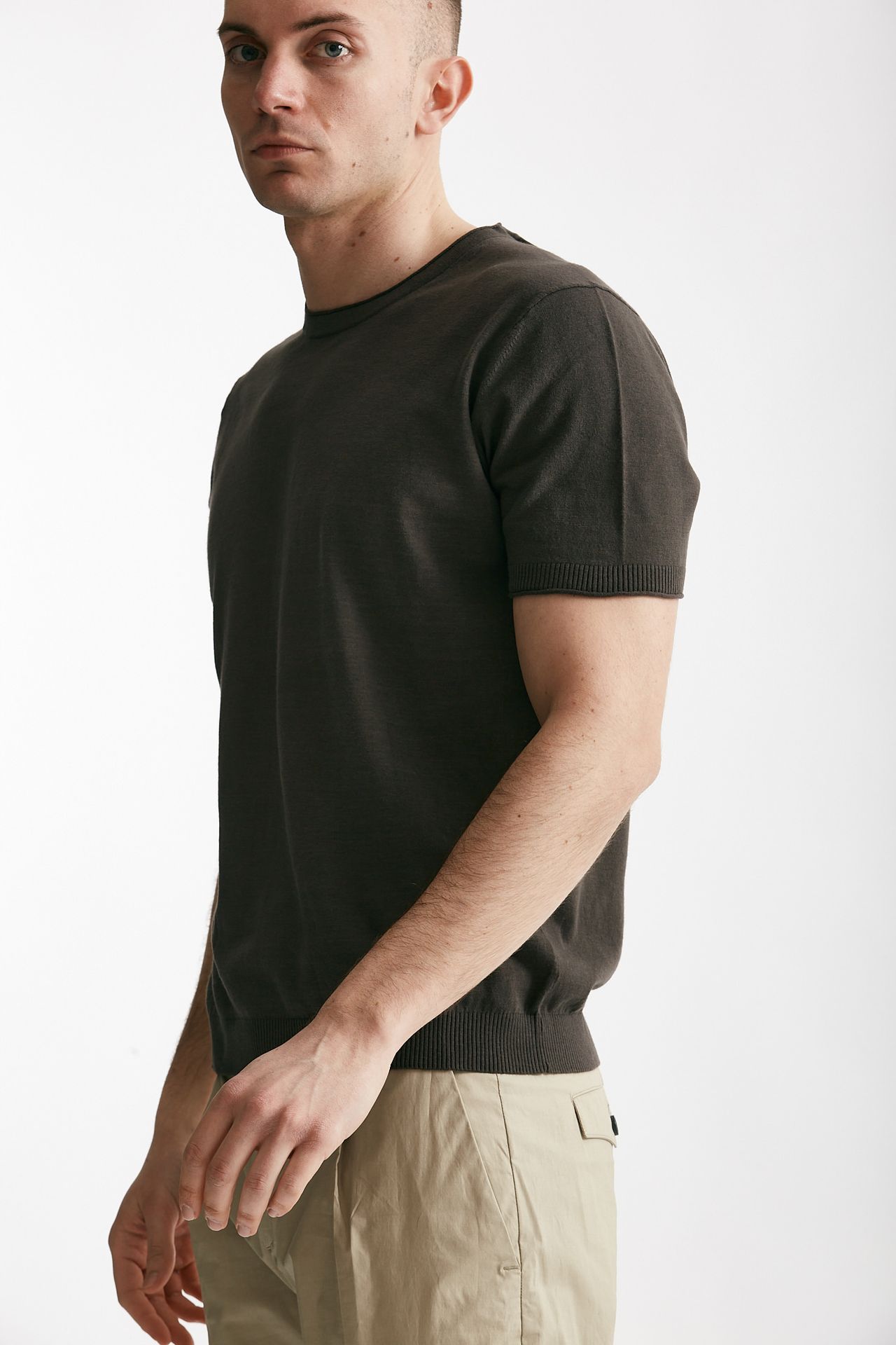 T shirt in maglia cotone e lino marrone 
