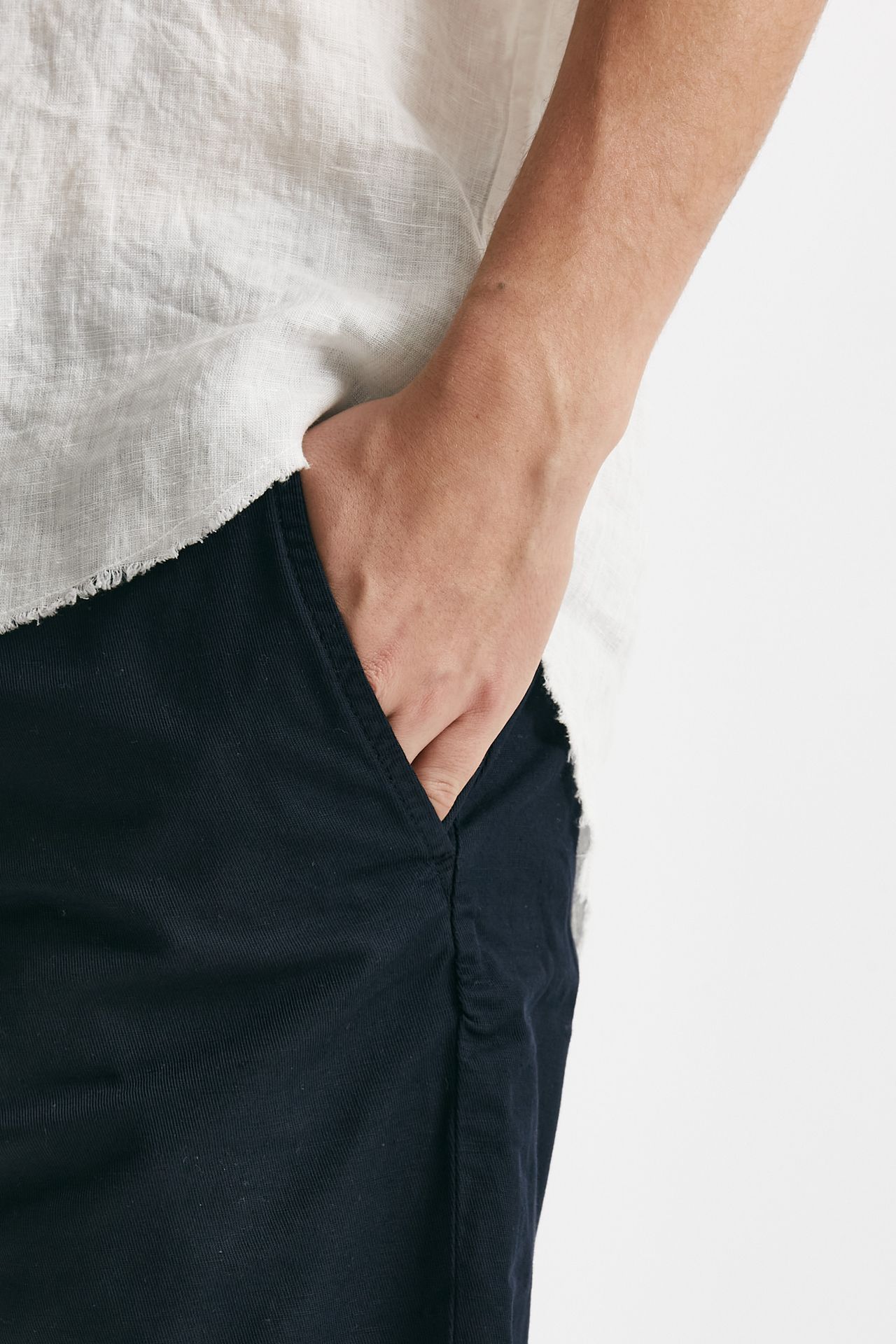 Bermuda in cotone e lino stretch blu